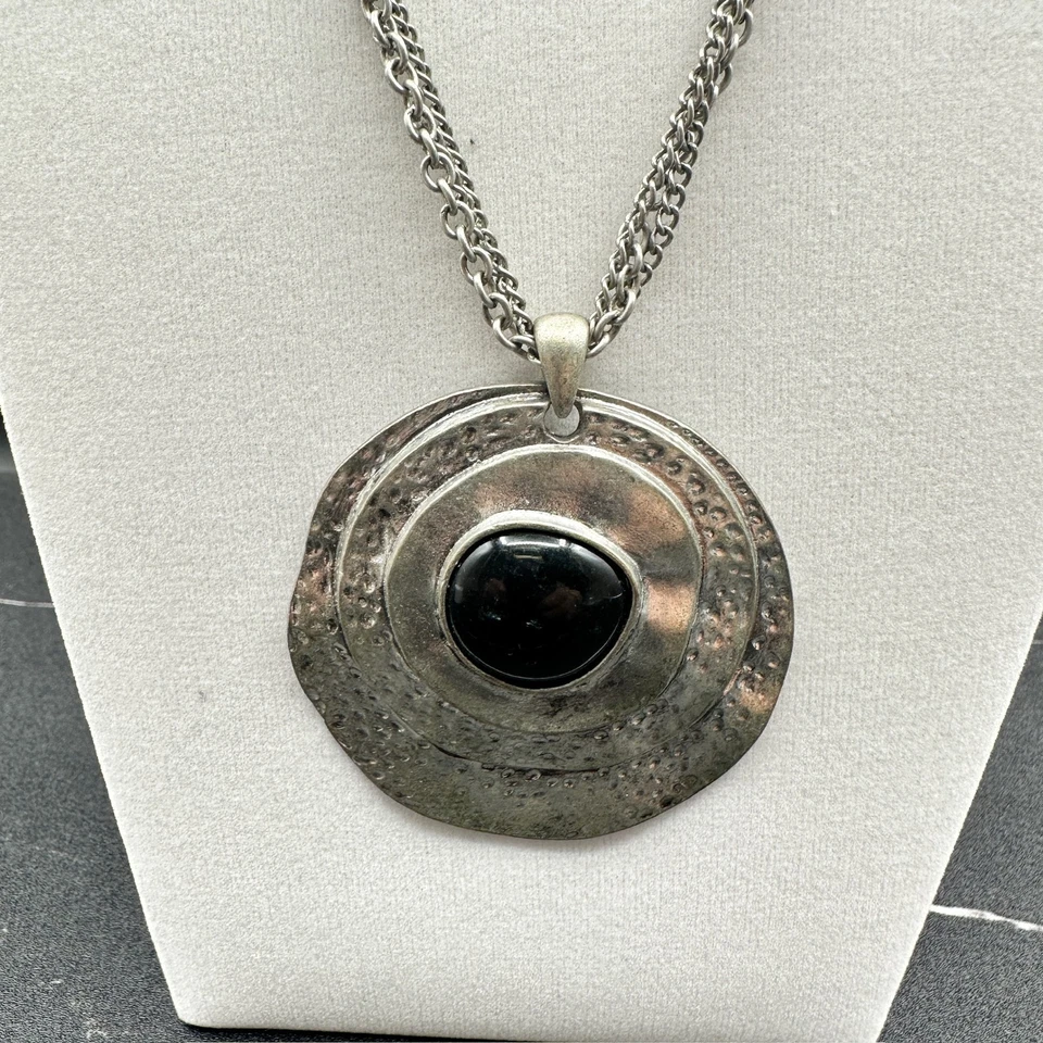 Ruby RD. Collar Colgante Étnico Negro Piedra Vidrio Ónix Tono Plateado Langosta Foto 2 de 4