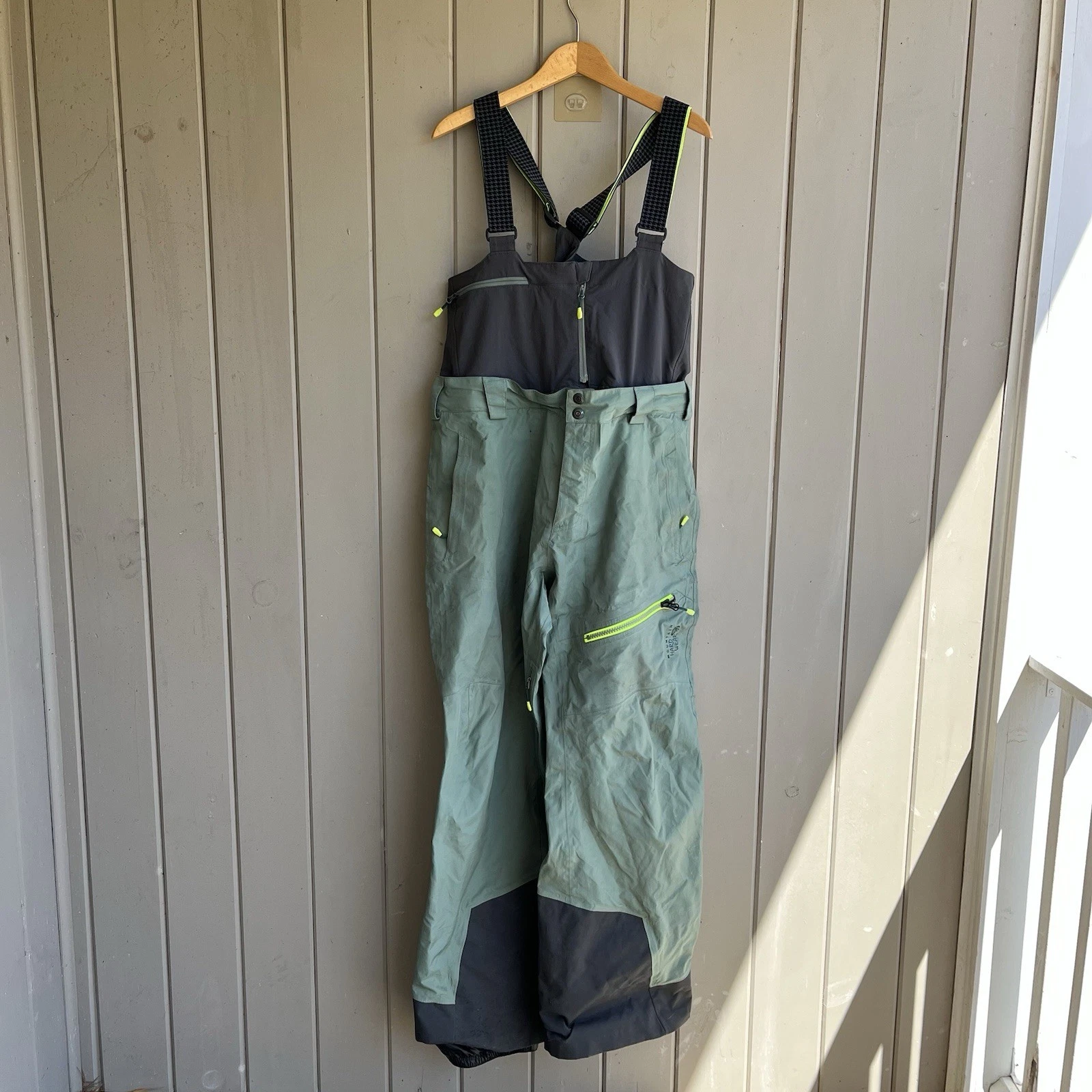 Mountain Hardwear Mens Size L Dry Q Bibs Overalls Outdoor Fishing Work
Opens in a new window or tab