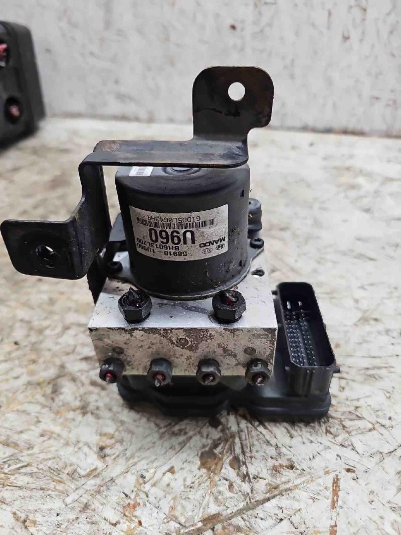 OEM ABS Pump Module Actuator Assembly 2011-2013 Kia Sorento Used OEM
