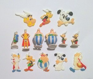 Figurine Obélix taille-crayon année 70 en plastique creux