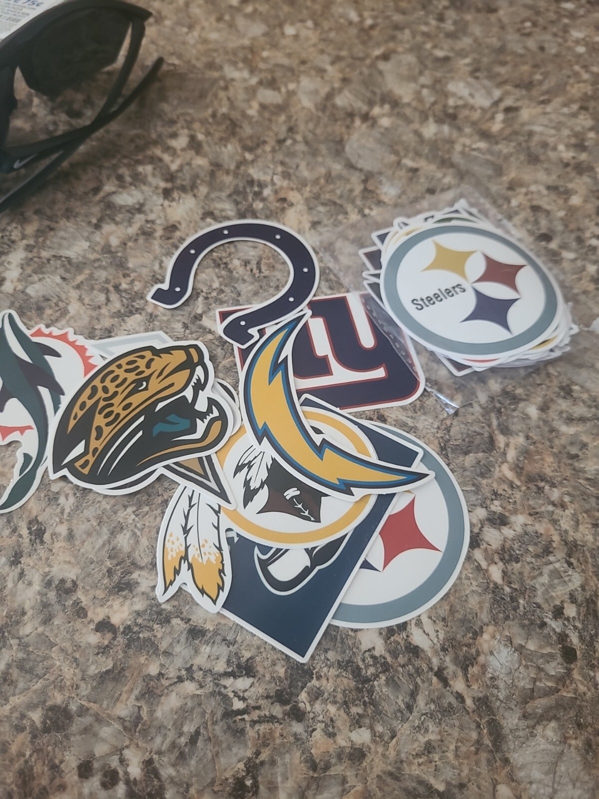NFL VINYL STICKERS WATERPROOF ALL 32 TEAMS CHOOSE FROM LIST eBay