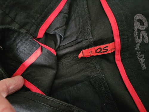 Schwarze Tiefschritthose Gr. 40 Von S.Oliver, nur 1mal getragen - Bild 6 von 6
