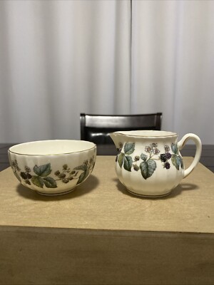 VTG Royal Worcester Lavinia Ivory Scalloped Gold Trim Open Sugar & Creamer EUC
