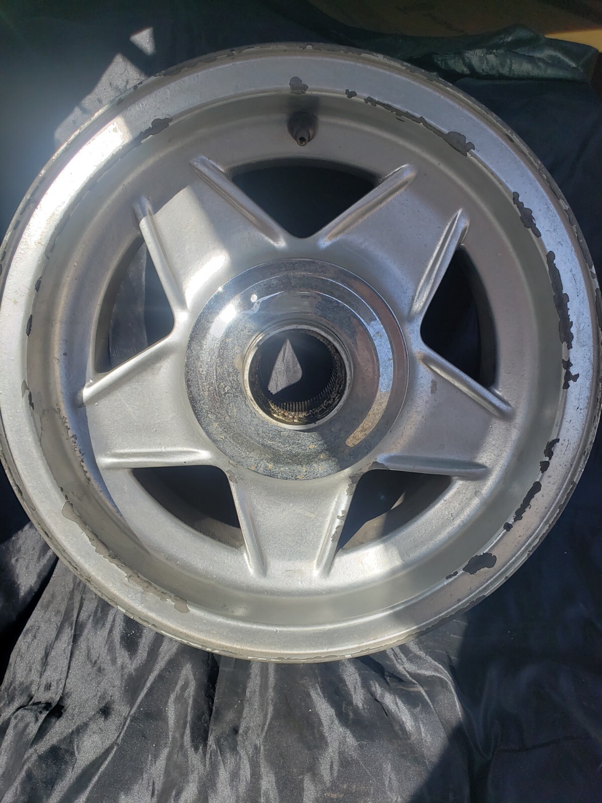15" x7.5 FERRARI CROMADORA DAYTONA 365GTB/GTC SPINDLE MOUNT