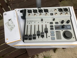 Behringer FLOW 8 Digital Mixer Plus Flow Clamp.