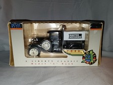 TRUE VALUE MASTER MECHANIC LIBERTY FORD MODEL A PICKUP DIE CAST BANK 1:25 New