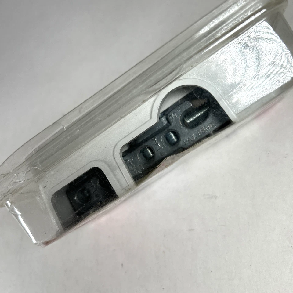 Arlington GB5 White Intersystem Zinc Grounding Bridge 4 Terminals New in Package - Image 2 of 4