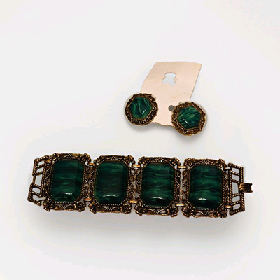 Vintage Gold-Tone Green Octagon Stone Jewelry Set Bracelet & Clip-On Earrings