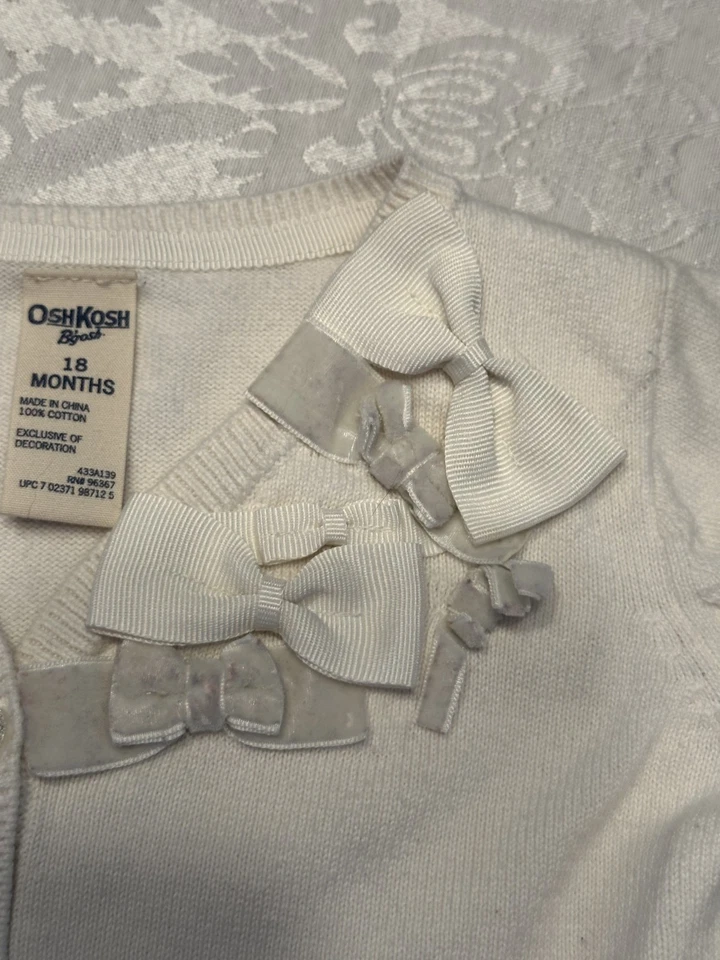 女宝宝 18 个月 OSHKOSH B GOSH 象牙色白色开衫蝴蝶结毛衣 — 第 3/4 张图片