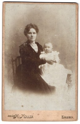 Photograph M. Müller, Eisleben, Bahnhofstrasse 23, portrait middle-class lady mi 