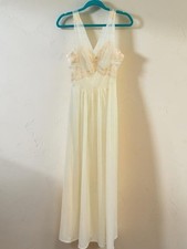 Vintage 1960s Vanity Fair Lace Nylon Tricot Nightgown Maxi Size 34 Ivory