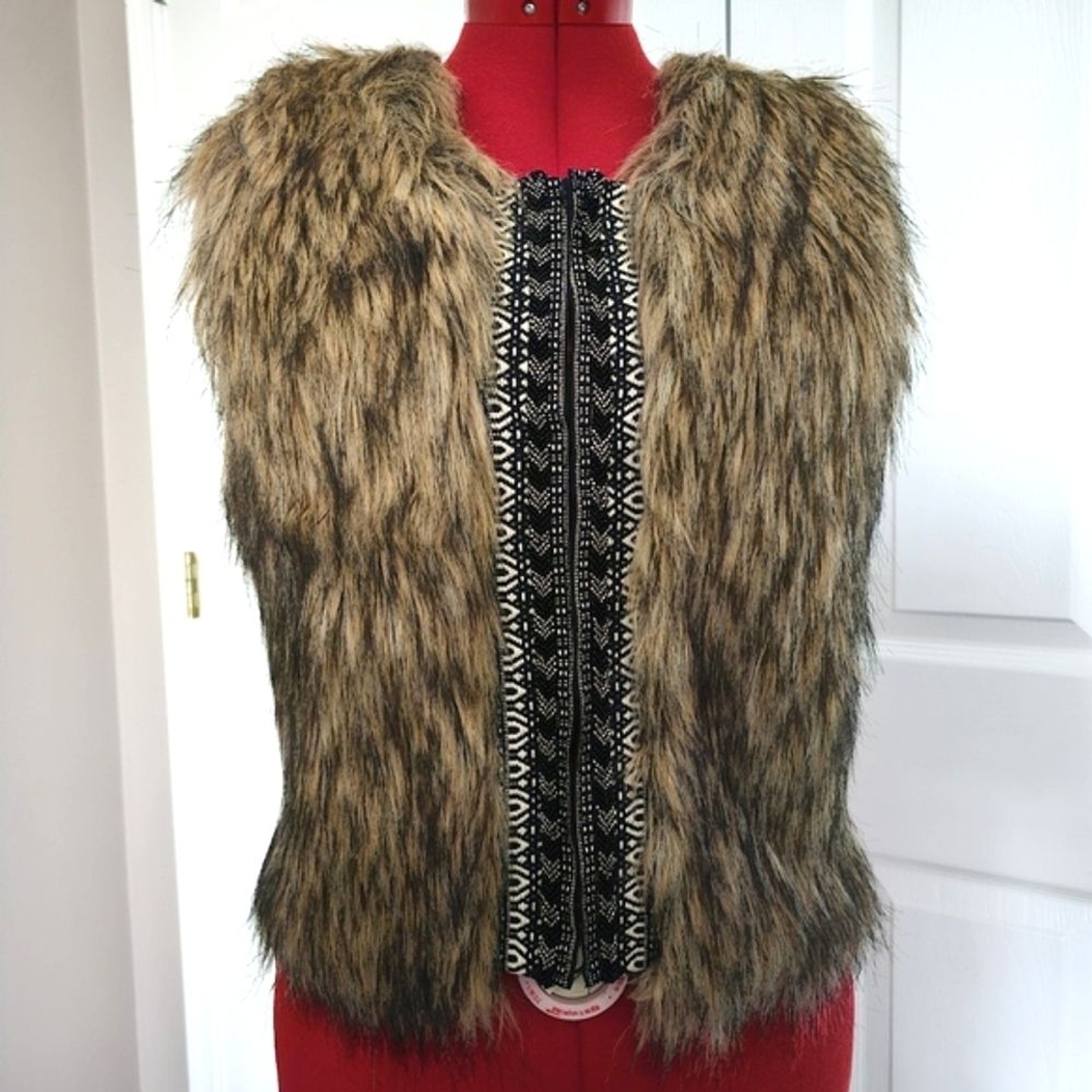 Miss Me Faux Fur Cable Knit Vest - Size L - image 5