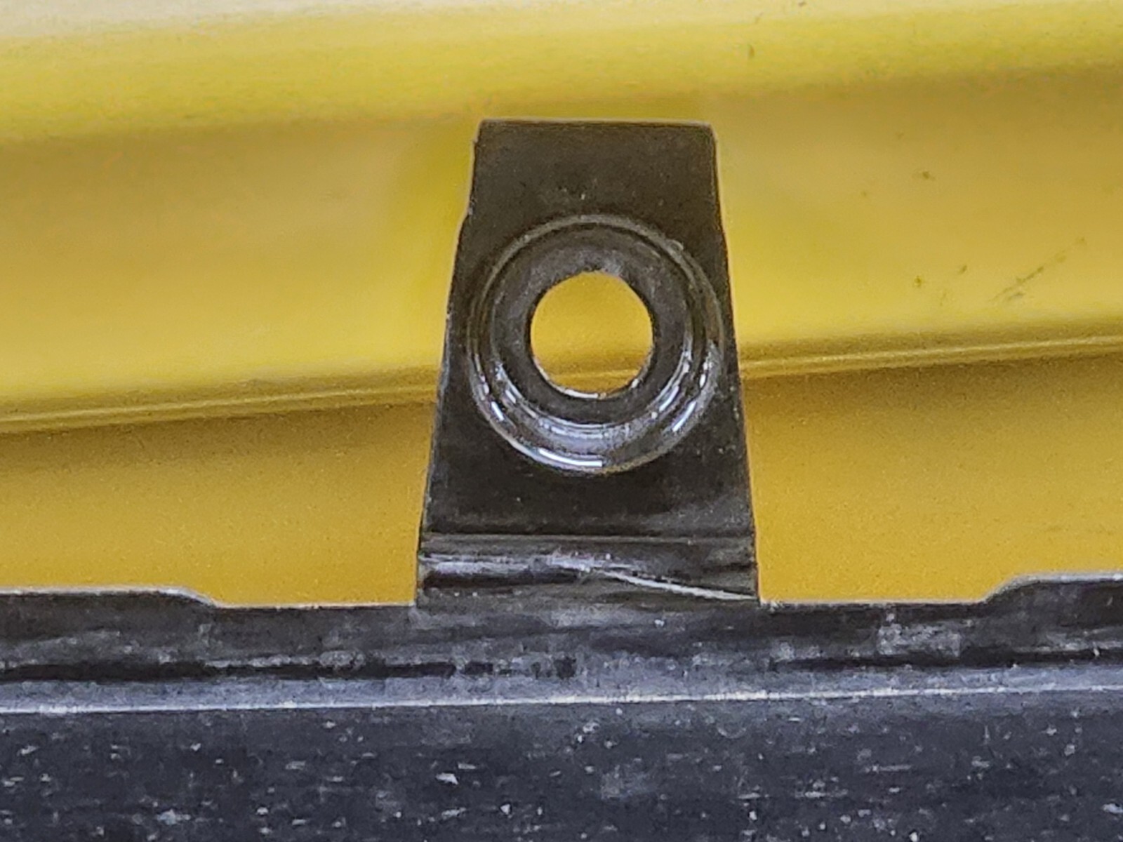 MCLAREN SKIRT DOOR RIGHT MOLDING OEM 22AC951GP GENUINE ORIGINAL