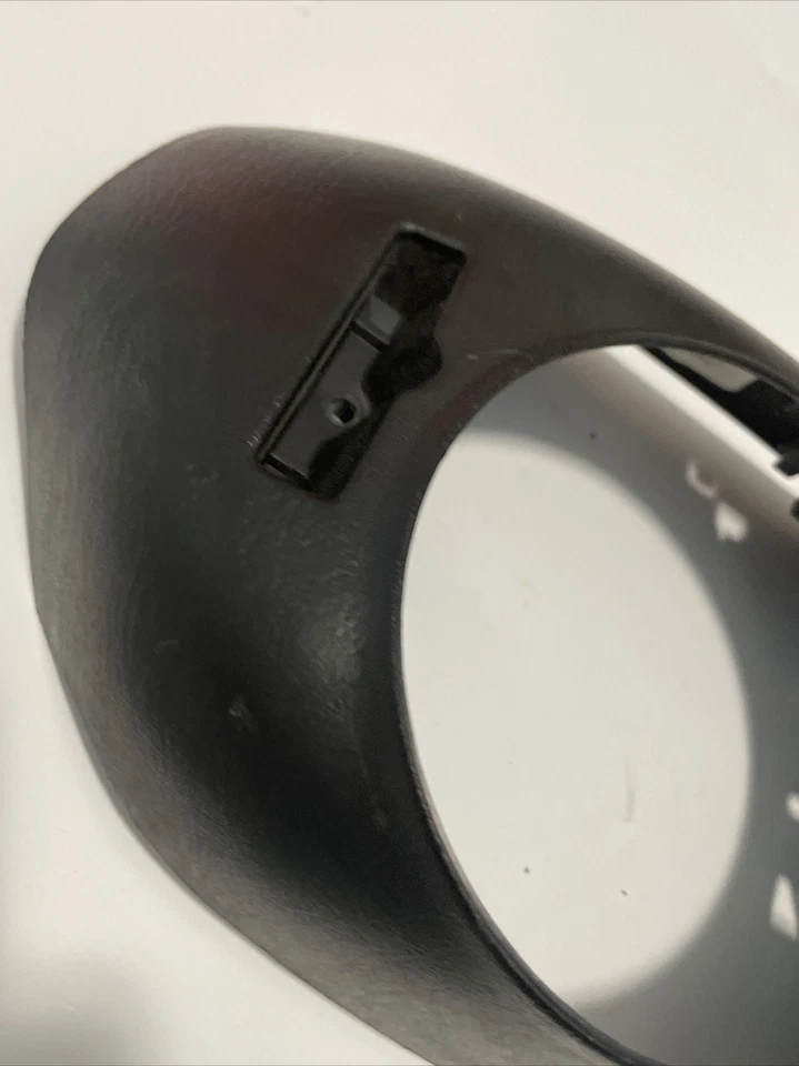 2002 Chevrolet Venture отделка рулевого колеса задний молдинг задняя крышка Chevy черный - Изображение 2 из 4