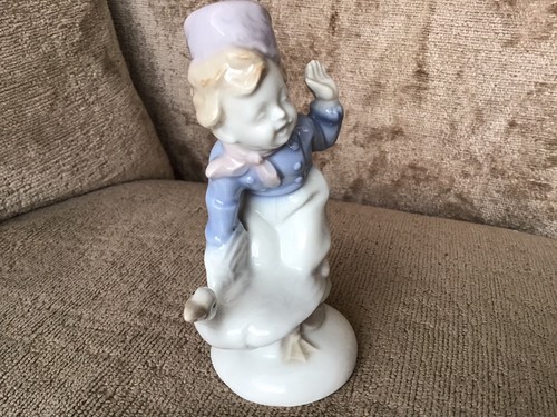 Statuina ragazzo porcellana Carl Scheidig - Foto 4 di 10