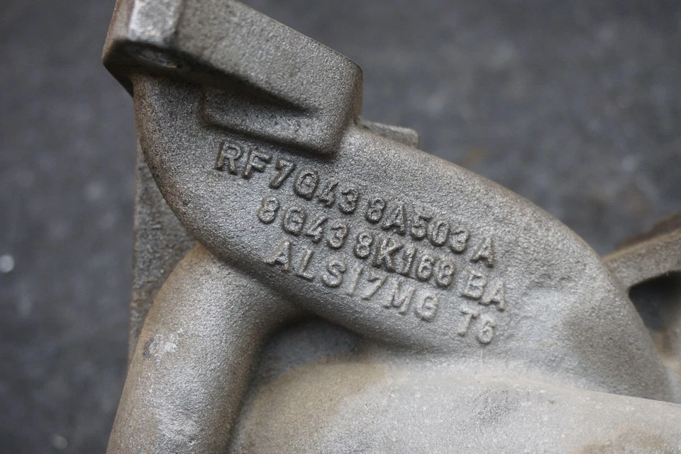 Conjunto de bomba de agua de refrigerante del motor OEM 8g43-8a513-ba Aston Martin Rapide Lh Rh Foto 3 de 4