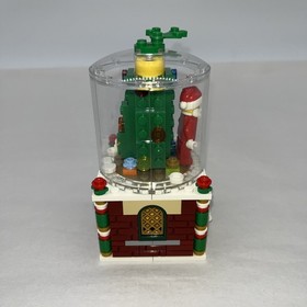 LEGO Seasonal: Snowglobe (40223) Christmas, Incomplete