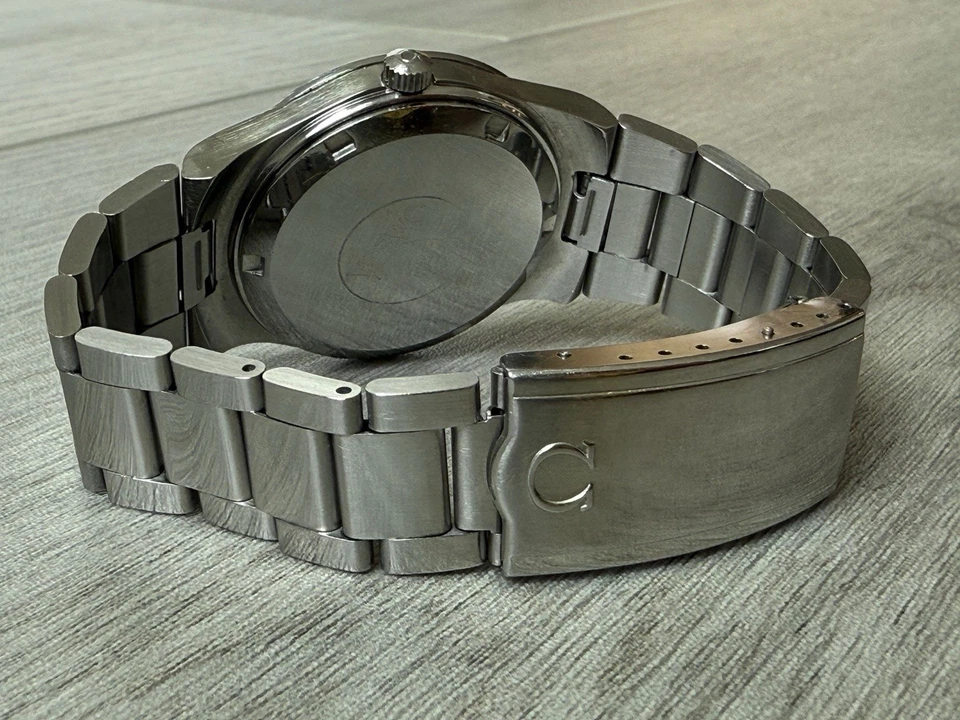 Reloj pulsera integrado esfera única Omega Genève años 70 39 mm Cal. 1012 Foto 2 de 4