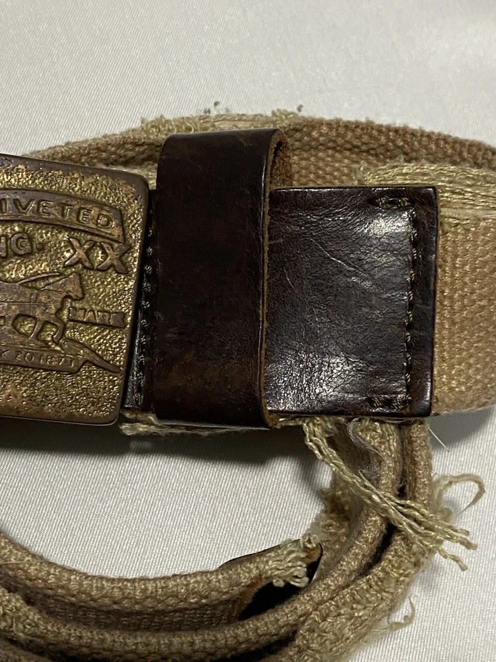 Cinturón de tela vintage Levi’s hecho en Italia Foto 3 de 4