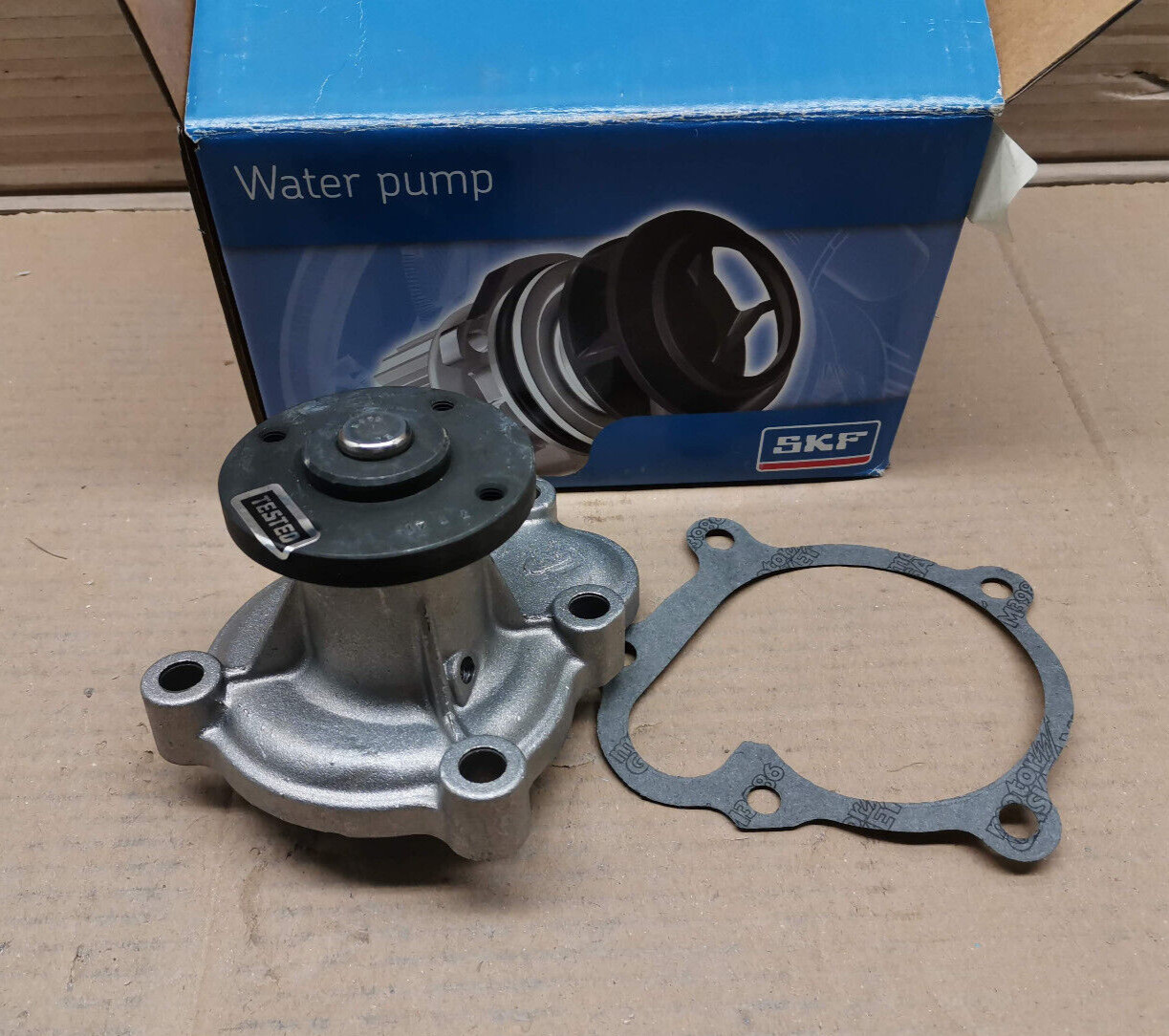 Pompe à eau pour réparer fuite refroidissement Opel Corsa