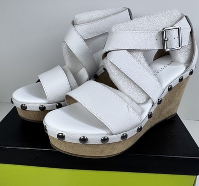 Very Volatile 9 Women Wedge Sandel White Festival Going Out