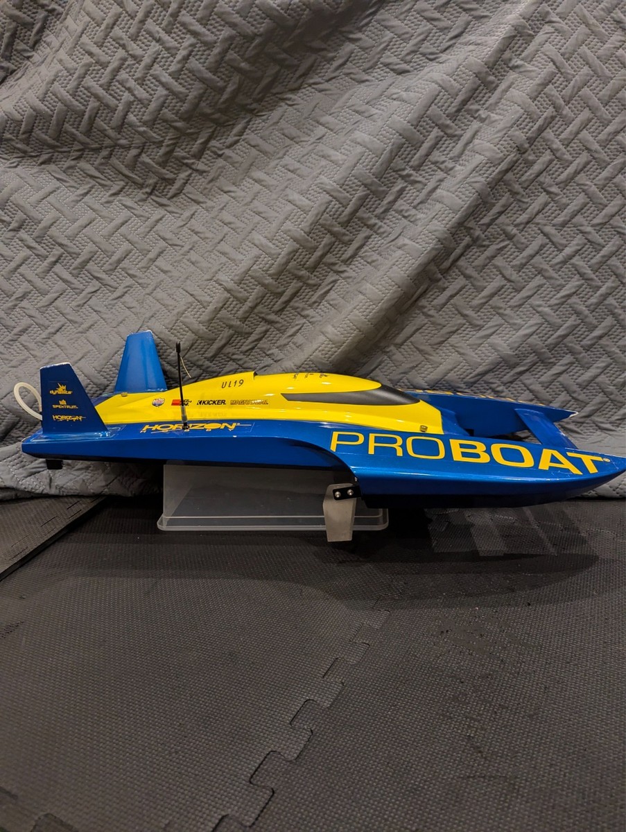 Pro Boat UL-19 30 inch Brushless Hydroplane RTR Ship - PRB08028