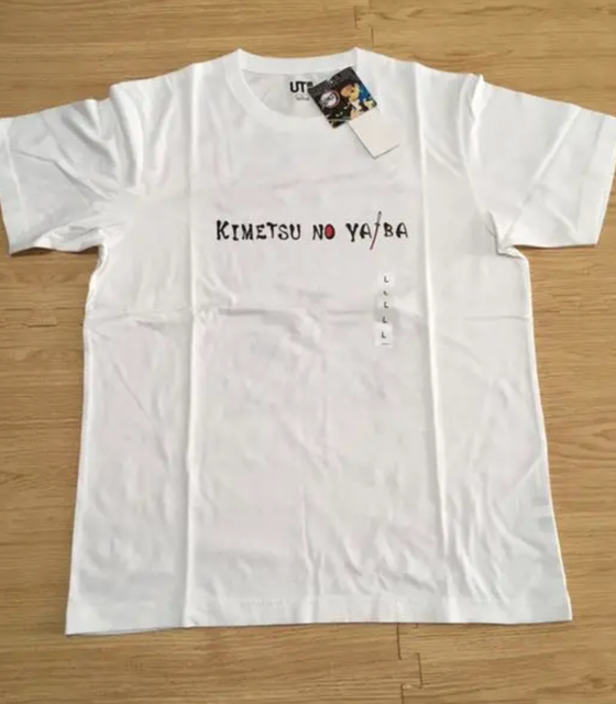 uniqlo minion t shirt