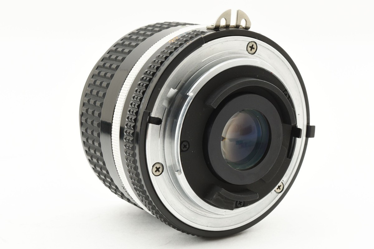 フード付き美品　Nikon Ai-s AIS Nikkor 28mm f/3.5 Nikon Ai-s AIS Nikkor 28mm f/3.5 MF Lens with Hood From