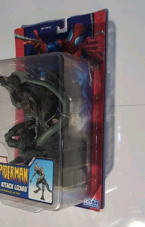 Figura de acción Marvel Toy Biz Spider-Man Ultimate Lizard con mesa de laboratorio Breakaway  Foto 3 de 4