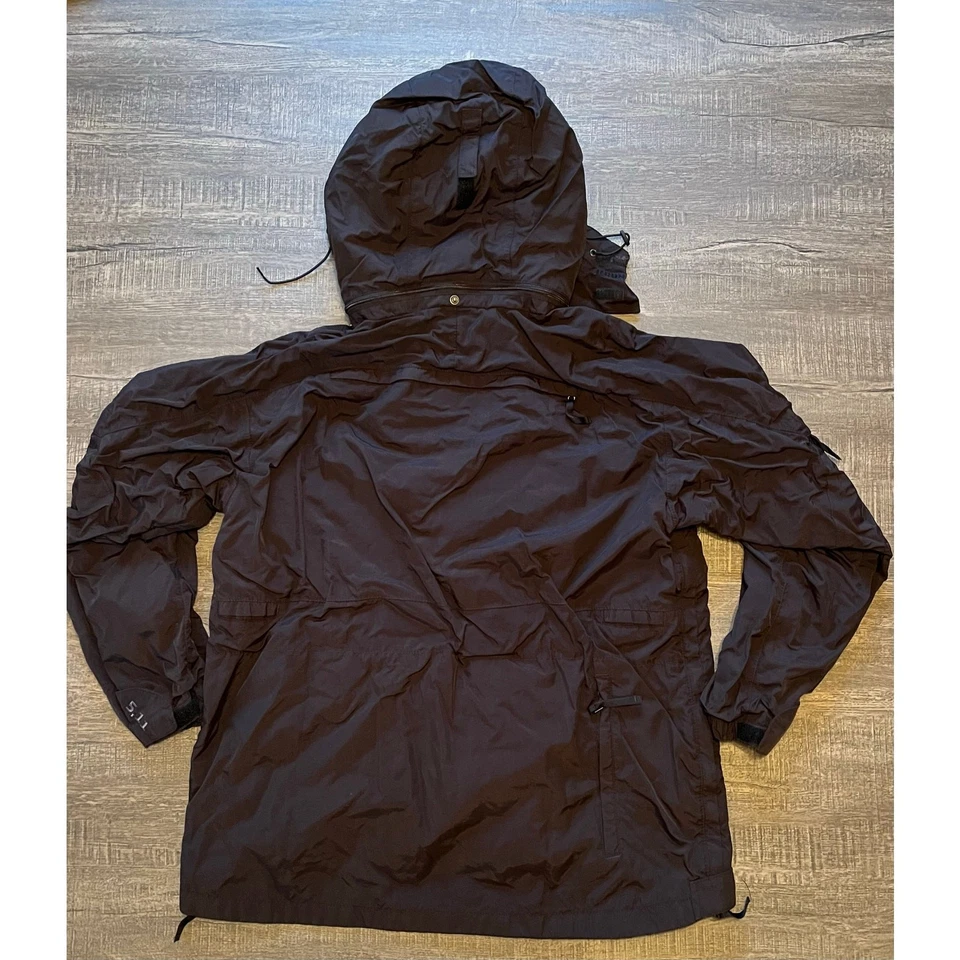 Chaqueta 5.11 Parka táctica con capucha multi bolsillo parte # 48001, negra para hombre talla L Foto 2 de 4