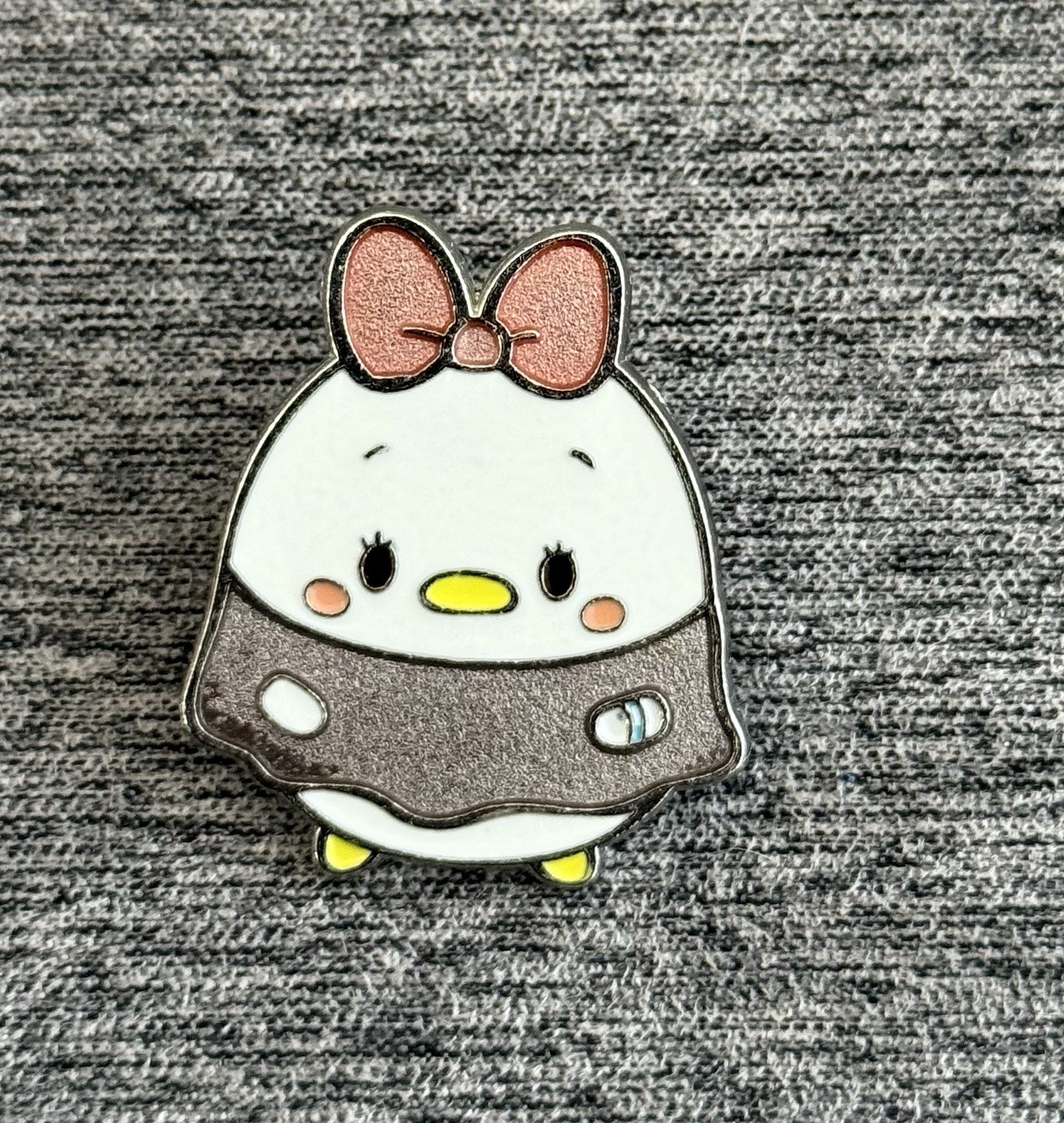 DISNEY HONG KONG DISNEYLAND UFUFY DAISY DUCK PIN ~ FREE SHIPPING!