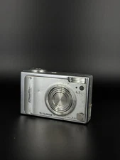 Fujifilm FinePix F10 6.3MP Super CCD Digital Camera NO BATTERY CHARGER