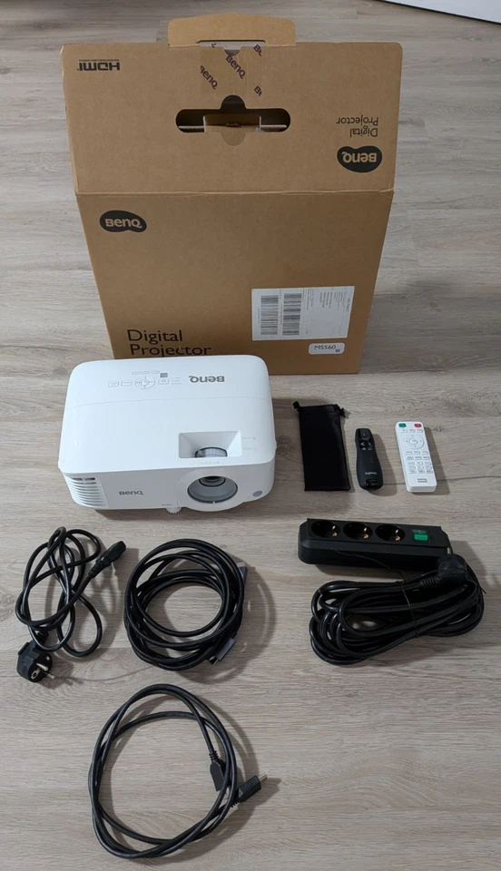 BenQ MS560 DLP Beamer HDMI XGA OVP + Fernbedienung + Presenter - Bild 1 von 4