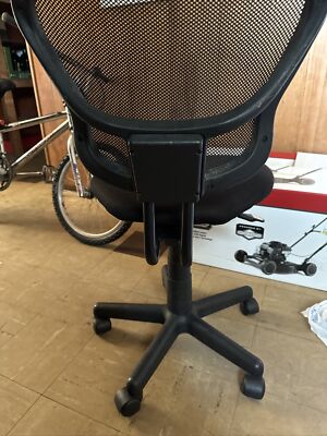 AmazonBasics GF-50201M-1 Low Back Office Desk Chair Green for