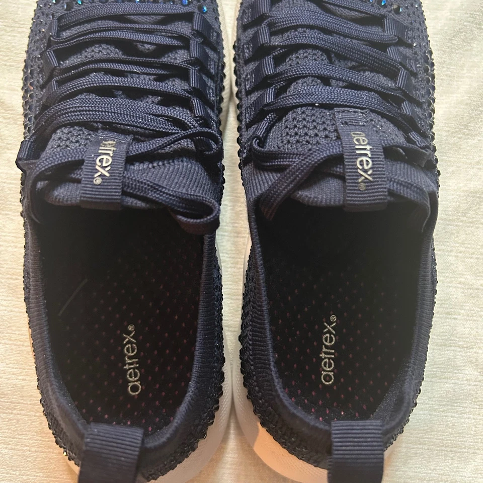 Zapatillas deportivas Aetrex Carly para mujer 9,5 zapatos brillantes azul marino estrás tejido sin cordones Foto 4 de 4