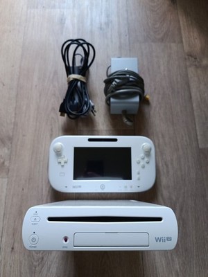 Nintendo Wii U Konsole Weiß mit Wii U Gamepad und Kabeln