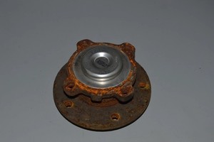 BMW E87 118d Radnabe mit Lager vorne Wheel hub with bearing front 31216765157