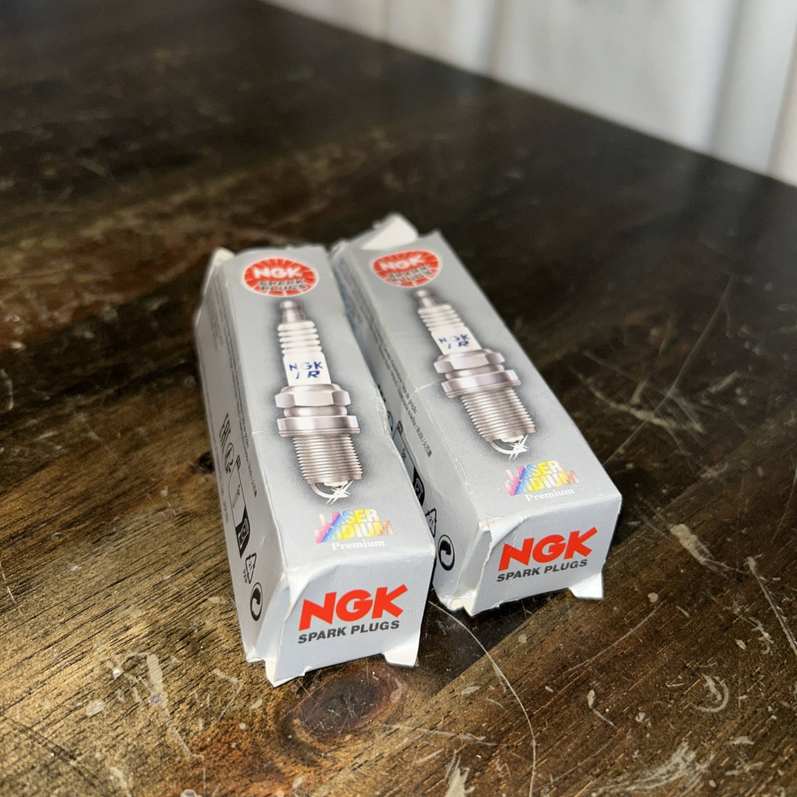 NGK 90174 DF8H-11B Laser Iridium Spark Plug - Set of 2
