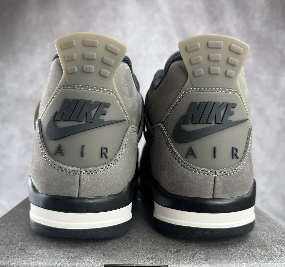 シューズ(男性用) Air Jordan 4 Retro Cave Stone Air Jordan 4 Retro 