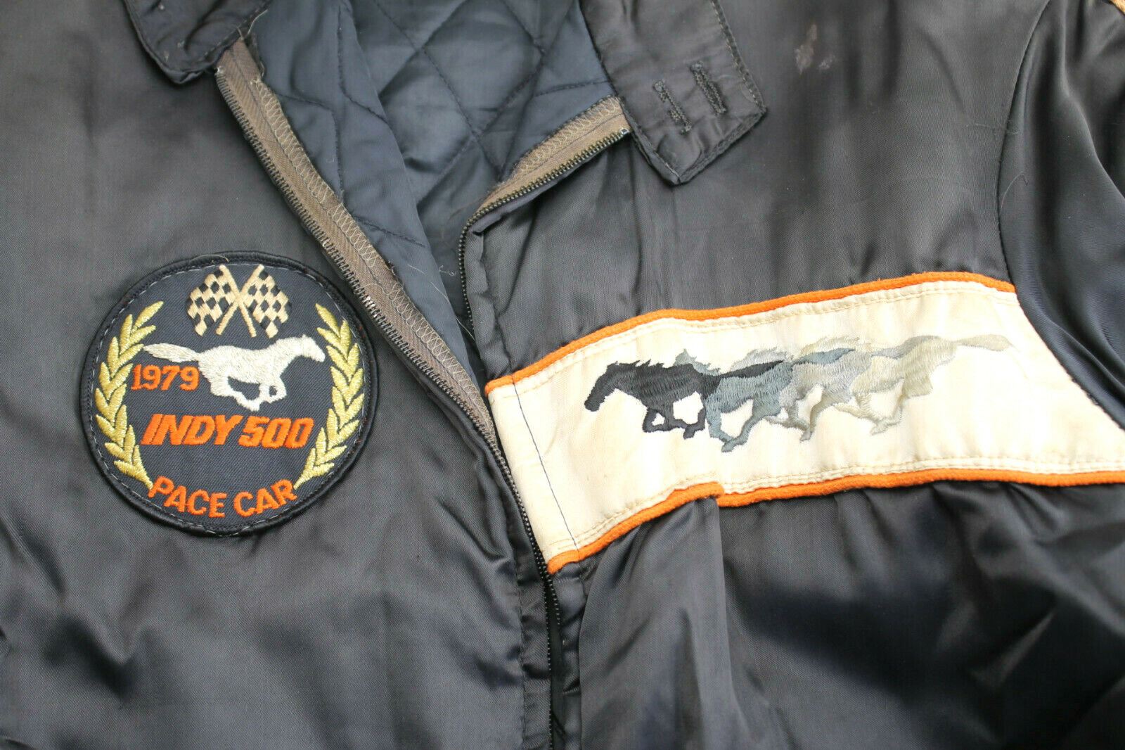 Davvero cool! Indy 500 Ford Mustang 1979 Pony Cerniera Ritmo Auto Grande Giacca Pit