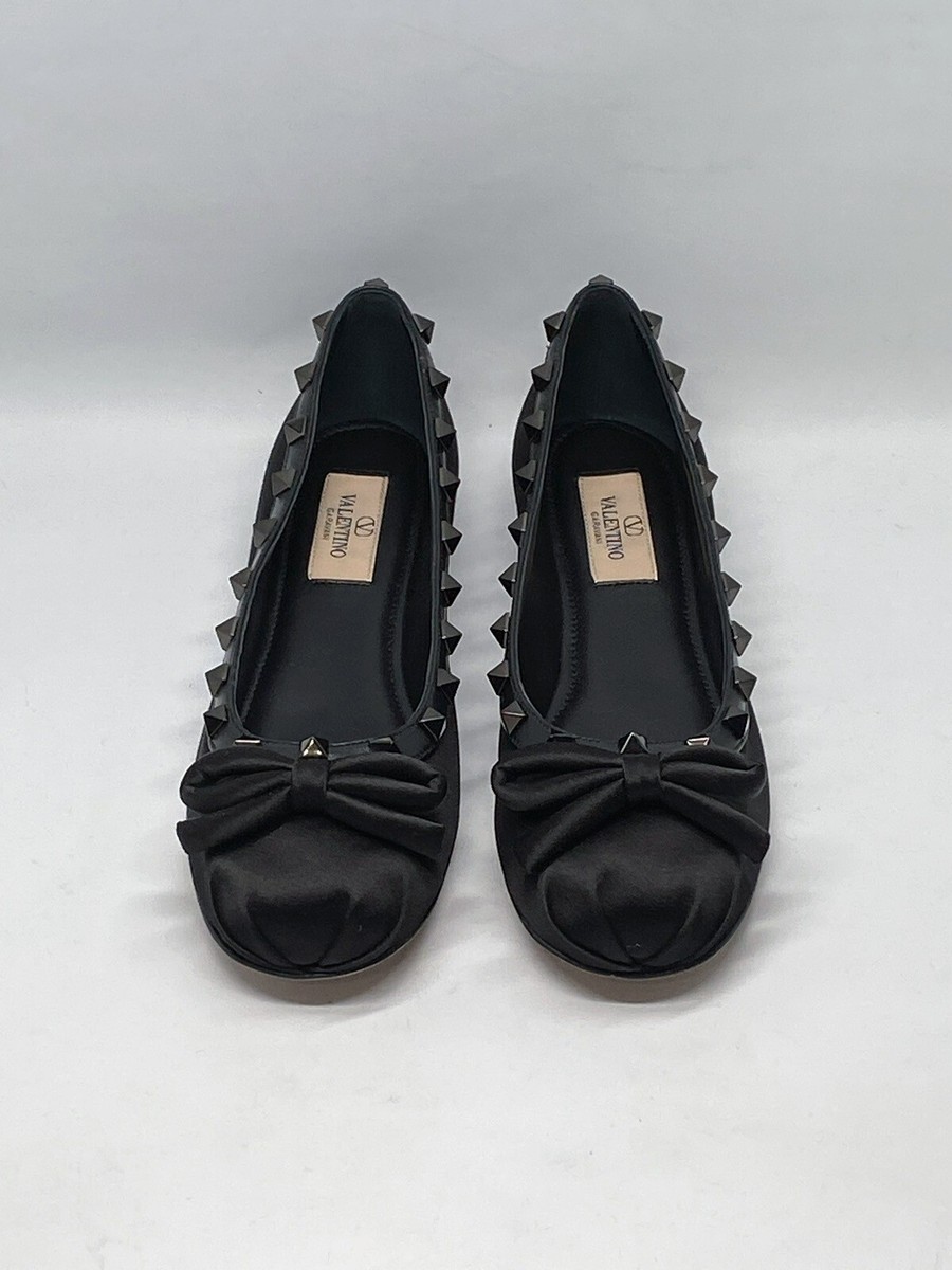 フラットシューズ VALENTINO FW25 (7W2S0MS0DDT 31A) Valentino Garavani Rockstud Satin Ballerina Flats size 36.5