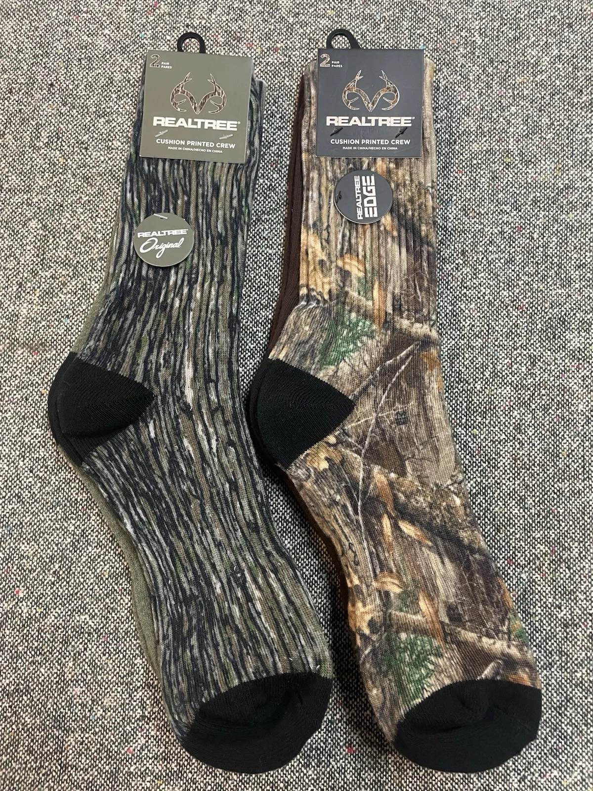 NEW Real Tree 4 Pairs 2 Packs Crew Socks 6-12 Shoe Size Camo Hunting Realtree