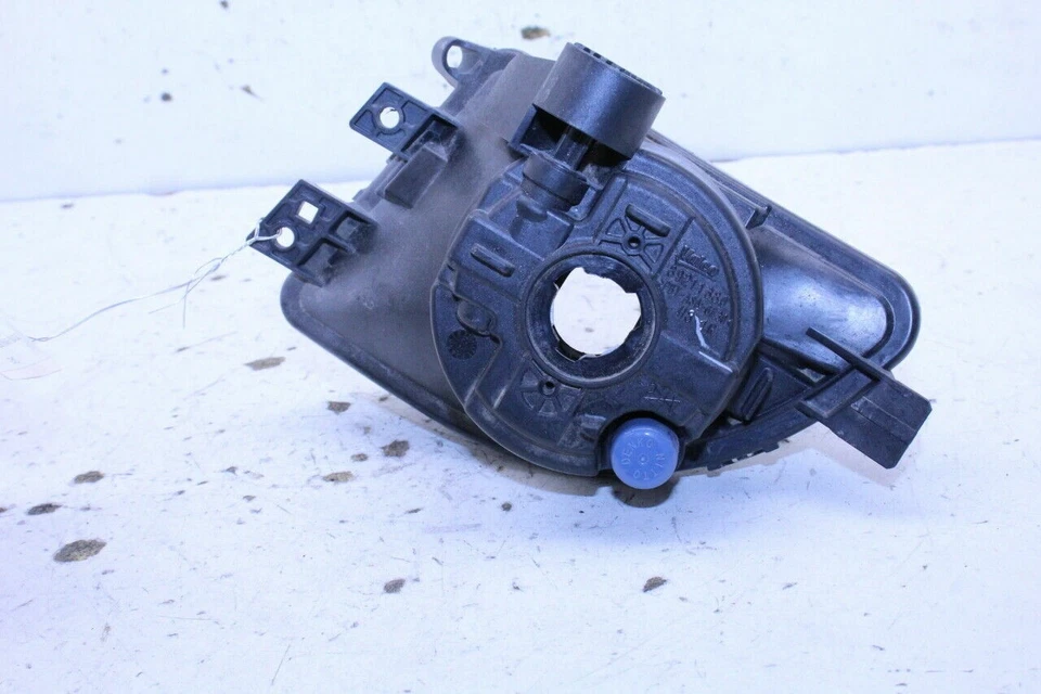 BMW 550i GT 2010 luz antiniebla derecha fabricante de equipos originales usada Foto 4 de 4