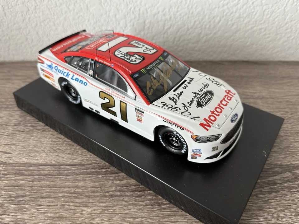 Paul Menard Cale Yarborough 2018 Auto Darlington Throwback 1/24 Triple Corona Foto 3 de 4