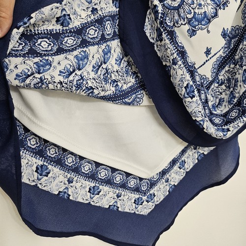 IZ Byer Bluse Damen weiß blau geometrisches Muster V-Ausschnitt ärmellos Tank Top Gr. S - Bild 6 von 12