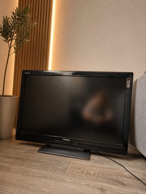 Toshiba REGZA Fernseher Flachbildschirm Voll Funktionsfähig 40 Zoll