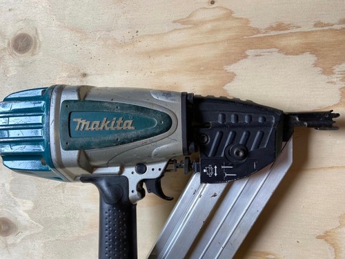 Makita AN943 Air Framing Nailer - Picture 4 of 4