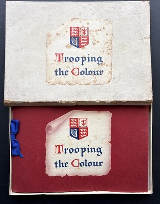 Trooping the Colour'' - Edwardian Chromolithograph Souvenir Album, um 1902