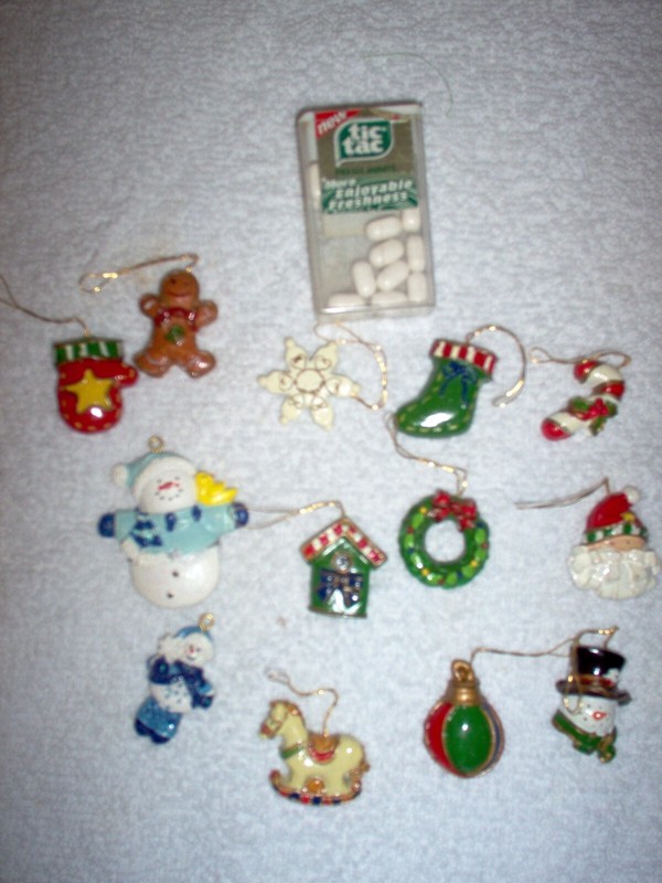 13 Small Christmas tree ornaments