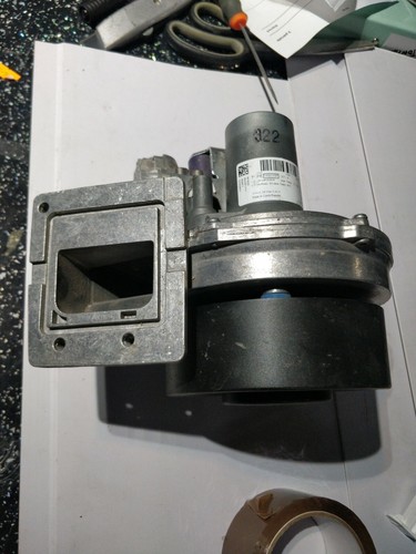 Vaillant Boiler Extractor Fan Ebmpapst & Honeywell VK8115F Combined Gas Valve - Picture 3 of 5